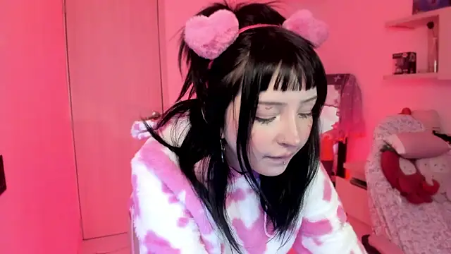 Snapshot of Francesca1_ chatting on 02/14/25, 09:32 Francesca1 online show from 02/14/25, 09:32