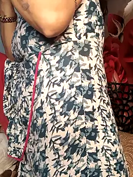 Snapshot of Sneha_gril chatting on 03/10/26, 03:28 Sneha gril online show from 03/10/26, 03:28