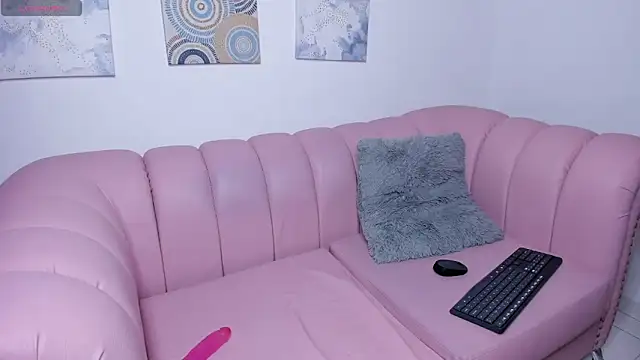 Aaliyah Salma online show from 12/12/24, 10:52