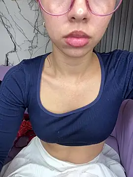 Aaliyah Salma online show from 04/27/26, 07:12