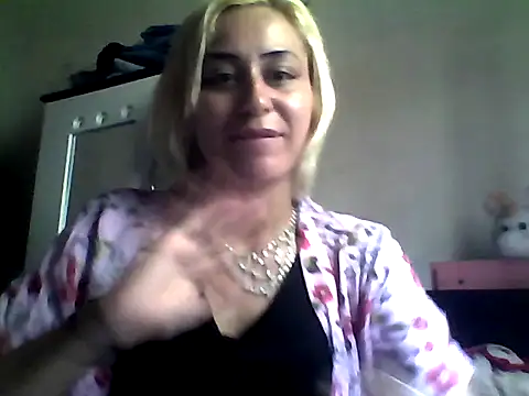 ariana crazzy online show from 02/20/25, 02:35