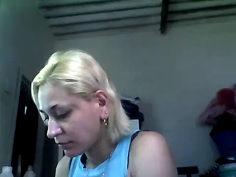 ariana crazzy online show from 02/24/25, 04:26