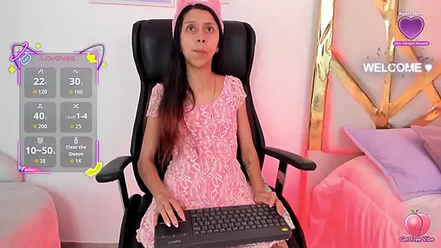 Snapshot of Goddess__Lilith chatting on 11/11/25, 02:33 Goddess Lilith online show from 11/11/25, 02:33