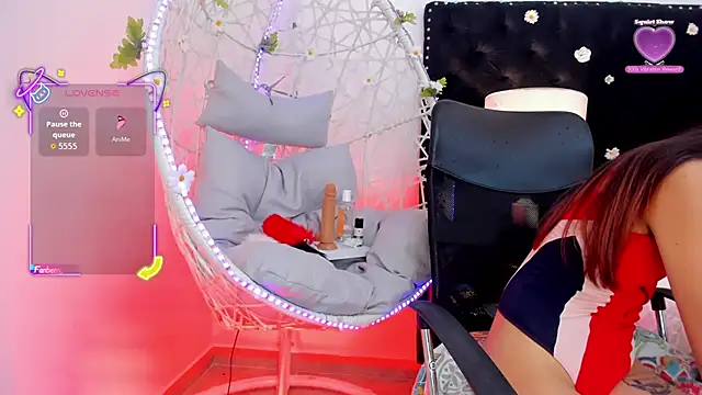 Snapshot of Goddess__Lilith chatting on 11/14/25, 05:06 Goddess Lilith online show from 11/14/25, 05:06