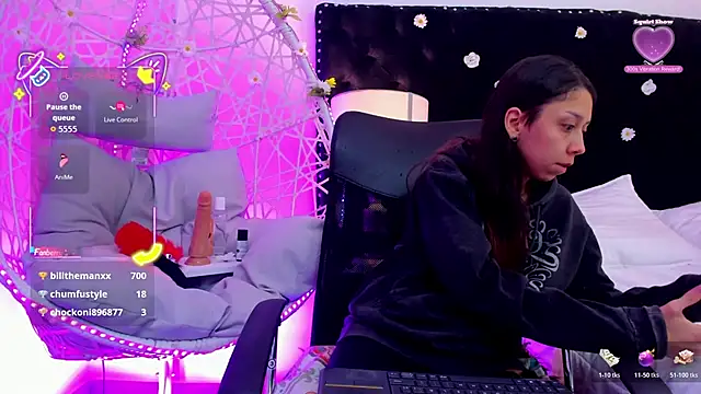 Snapshot of Goddess__Lilith chatting on 11/15/25, 09:21 Goddess Lilith online show from 11/15/25, 09:21