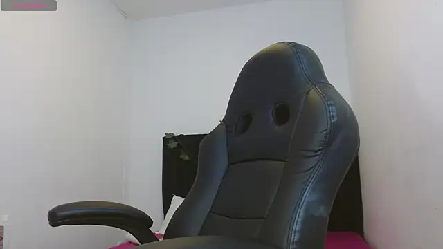 Snapshot of CelesteAyase chatting on 02/05/25, 01:26 CelesteAyase online show from 02/05/25, 01:26