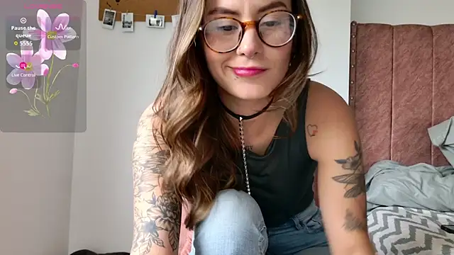 Emmy petit online show from 02/03/26, 06:46