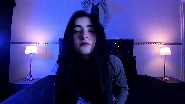 RomeroMoon online show from 12/24/24, 01:06