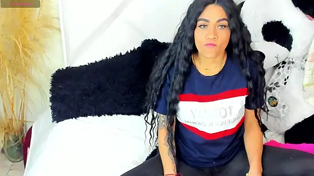 Snapshot of ScarlethNatasha chatting on 10/21/25, 03:18 ScarlethNatasha online show from 10/21/25, 03:18