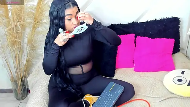 Snapshot of ScarlethNatasha chatting on 12/19/25, 02:29 ScarlethNatasha online show from 12/19/25, 02:29