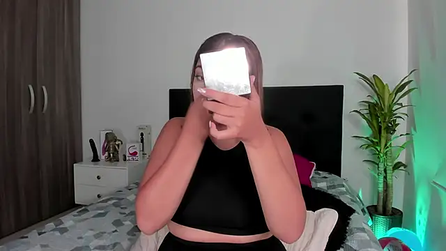 LaylaJewel online show from 02/17/25, 04:04