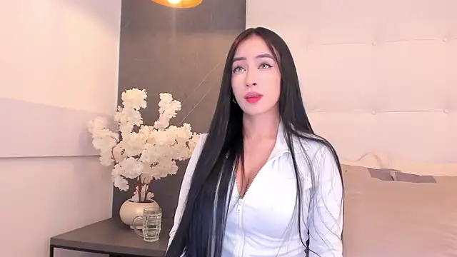 Snapshot of ArwenMuse chatting on 01/15/25, 11:51 ArwenMuse online show from 01/15/25, 11:51