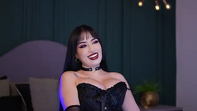 Snapshot of ArwenMuse chatting on 10/31/25, 10:11 ArwenMuse online show from 10/31/25, 10:11