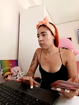 Snapshot of alexxxa69 chatting on 09/16/25, 12:50 alexxxa69 online show from 09/16/25, 12:50