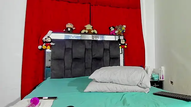 chloe vasquez710 online show from 01/04/25, 11:38