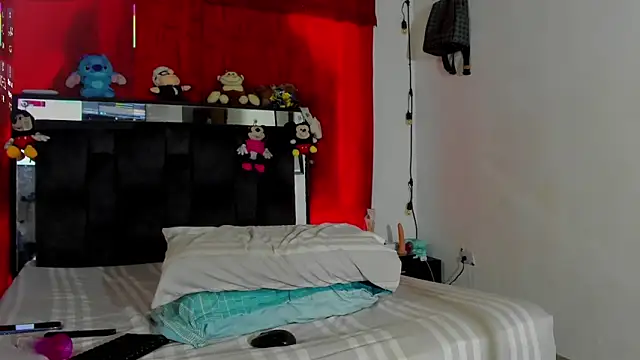 chloe vasquez710 online show from 02/13/25, 04:17