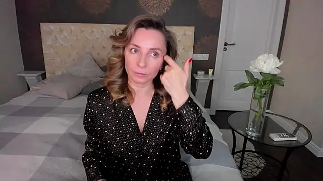 Snapshot of AllisonWilliams chatting on 11/22/25, 04:06 AllisonWilliams online show from 11/22/25, 04:06