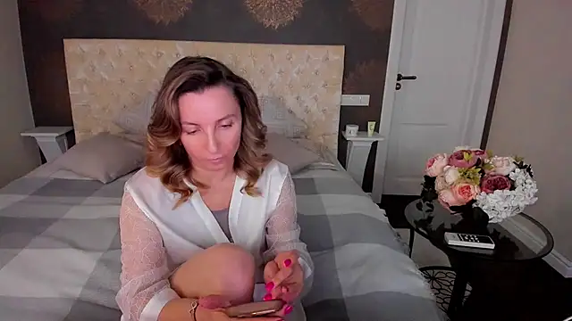 Snapshot of AllisonWilliams chatting on 11/26/25, 05:36 AllisonWilliams online show from 11/26/25, 05:36