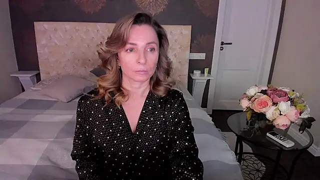 Snapshot of AllisonWilliams chatting on 11/27/25, 03:25 AllisonWilliams online show from 11/27/25, 03:25