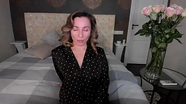 Snapshot of AllisonWilliams chatting on 11/28/25, 03:36 AllisonWilliams online show from 11/28/25, 03:36