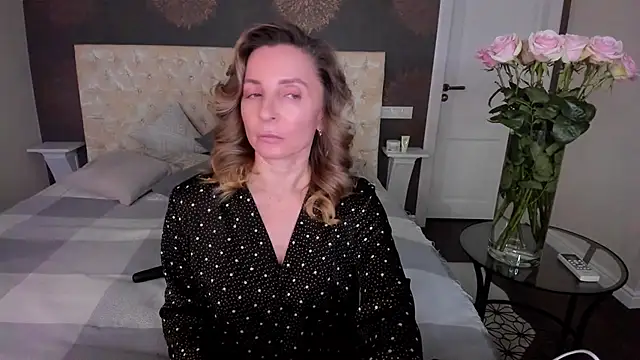 Snapshot of AllisonWilliams chatting on 12/02/25, 05:41 AllisonWilliams online show from 12/02/25, 05:41