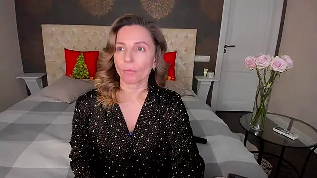 Snapshot of AllisonWilliams chatting on 12/14/25, 04:12 AllisonWilliams online show from 12/14/25, 04:12