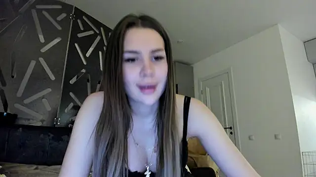 Snapshot of SuraMune chatting on 01/14/25, 08:59 SuraMune online show from 01/14/25, 08:59