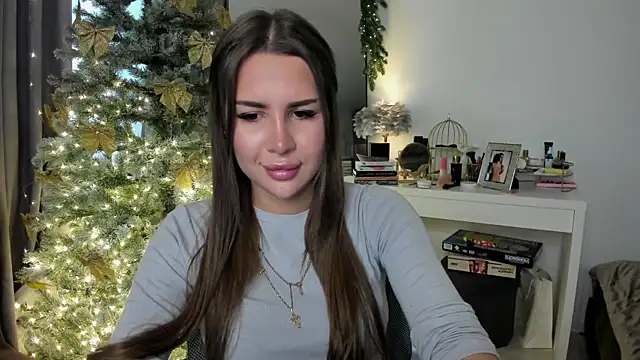 Snapshot of SuraMune chatting on 01/19/25, 11:23 SuraMune online show from 01/19/25, 11:23