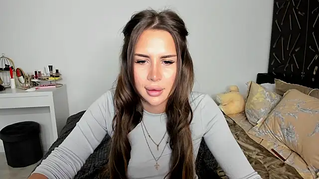 Snapshot of SuraMune chatting on 02/10/25, 02:37 SuraMune online show from 02/10/25, 02:37