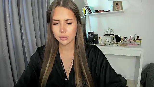 Snapshot of SuraMune chatting on 02/20/25, 12:25 SuraMune online show from 02/20/25, 12:25