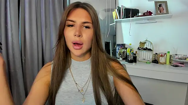 Snapshot of SuraMune chatting on 03/09/25, 12:09 SuraMune online show from 03/09/25, 12:09