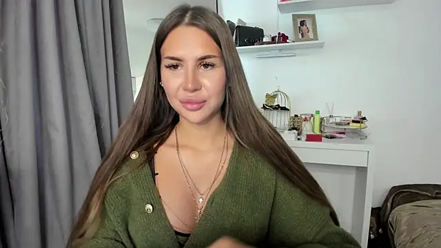 Snapshot of SuraMune chatting on 03/11/25, 01:01 SuraMune online show from 03/11/25, 01:01