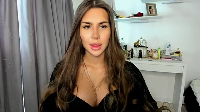 Snapshot of SuraMune chatting on 03/20/25, 11:05 SuraMune online show from 03/20/25, 11:05