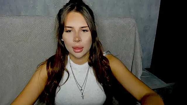 Snapshot of SuraMune chatting on 10/28/25, 05:26 SuraMune online show from 10/28/25, 05:26