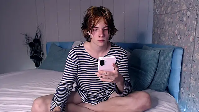 Snapshot of iwillfall chatting on 09/20/25, 08:26 iwillfall online show from 09/20/25, 08:26