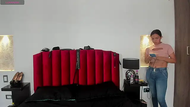 Snapshot of Violeta_Roa chatting on 01/17/25, 07:16 Violeta Roa online show from 01/17/25, 07:16