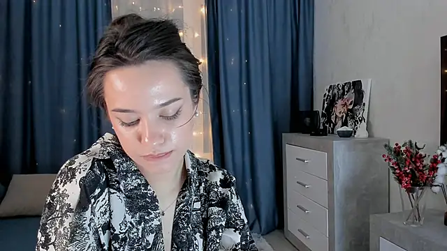 Snapshot of EmeliaReaper chatting on 02/23/25, 01:35 EmeliaReaper online show from 02/23/25, 01:35