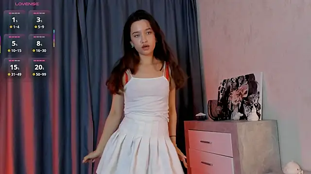 Snapshot of EmeliaReaper chatting on 09/11/25, 05:02 EmeliaReaper online show from 09/11/25, 05:02