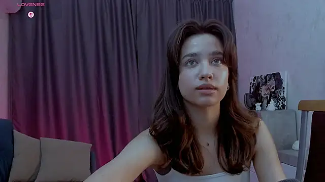 Snapshot of EmeliaReaper chatting on 11/02/25, 08:33 EmeliaReaper online show from 11/02/25, 08:33