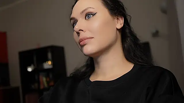 MollyCheiz online show from 12/21/24, 10:51