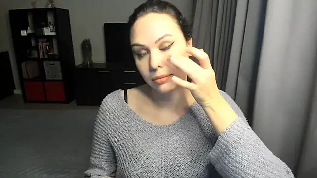 MollyCheiz online show from 01/11/25, 01:22