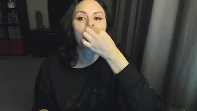 MollyCheiz online show from 09/18/25, 10:12