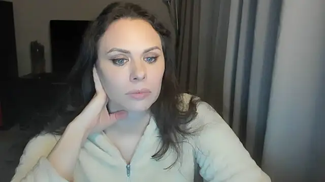 MollyCheiz online show from 04/25/26, 07:22