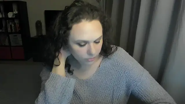 MollyCheiz online show from 05/26/26, 09:33