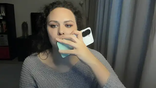MollyCheiz online show from 05/31/26, 06:09