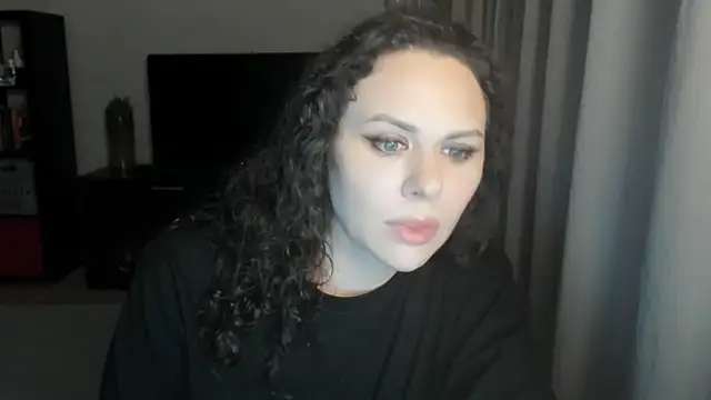 Snapshot of MollyCheiz chatting on 06/17/26, 09:49 MollyCheiz online show from 06/17/26, 09:49