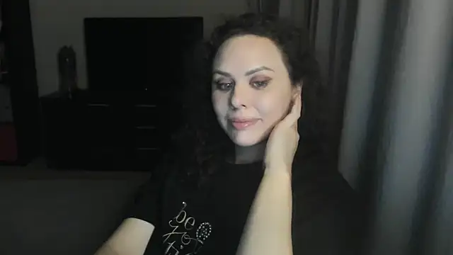 Snapshot of MollyCheiz chatting on 06/18/26, 08:46 MollyCheiz online show from 06/18/26, 08:46