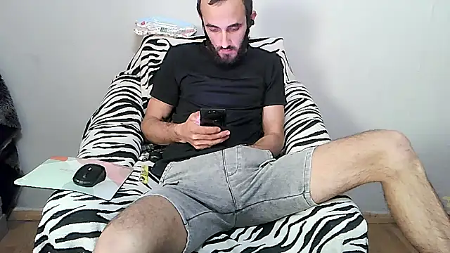 Snapshot of kisandgioni chatting on 03/07/25, 12:34 kisandgioni online show from 03/07/25, 12:34