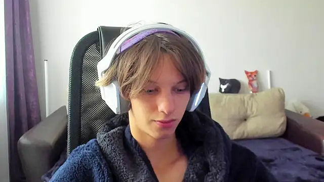 Snapshot of Ostin_meow chatting on 10/28/25, 07:45 Ostin meow online show from 10/28/25, 07:45