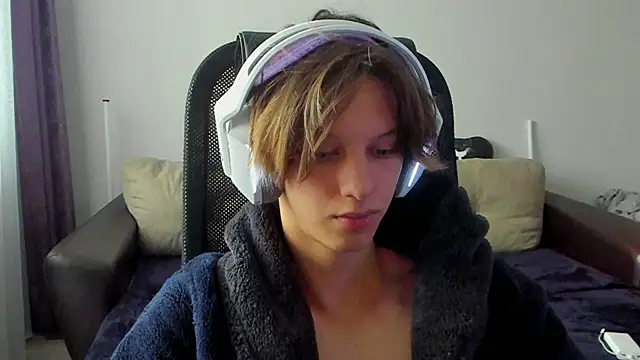 Snapshot of Ostin_meow chatting on 11/10/25, 04:00 Ostin meow online show from 11/10/25, 04:00